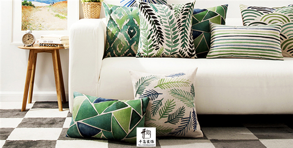 抱枕，點(diǎn)綴沙發(fā)時(shí)尚格調(diào)