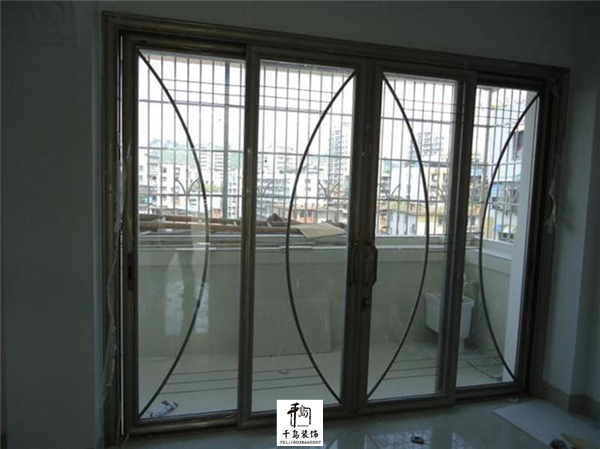 推拉門(mén)讓光線變暗