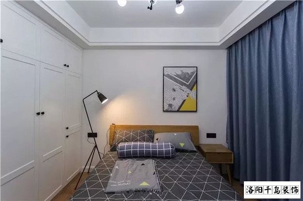 小戶(hù)型裝修定制衣柜圖片